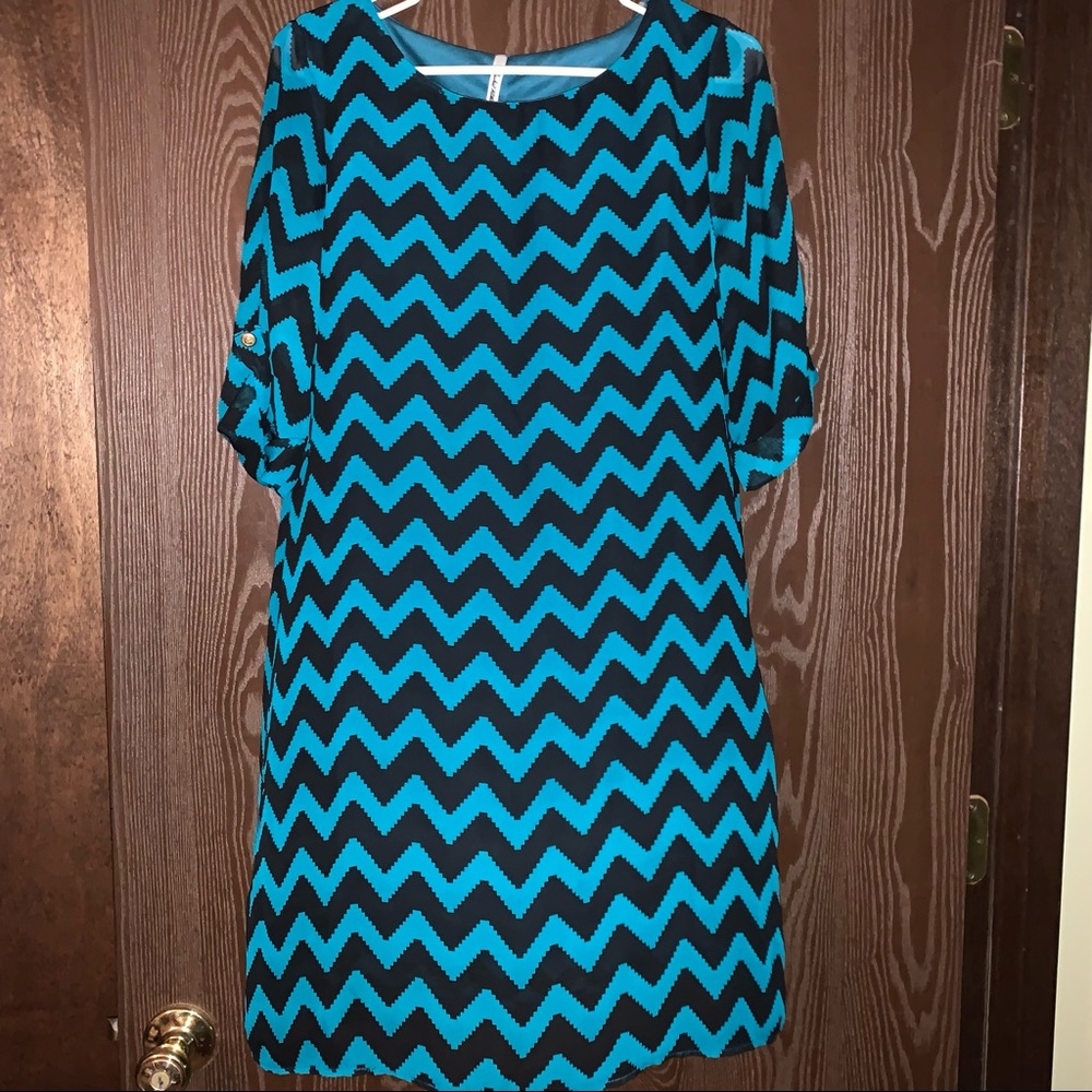3/$10 Size medium chevron dress